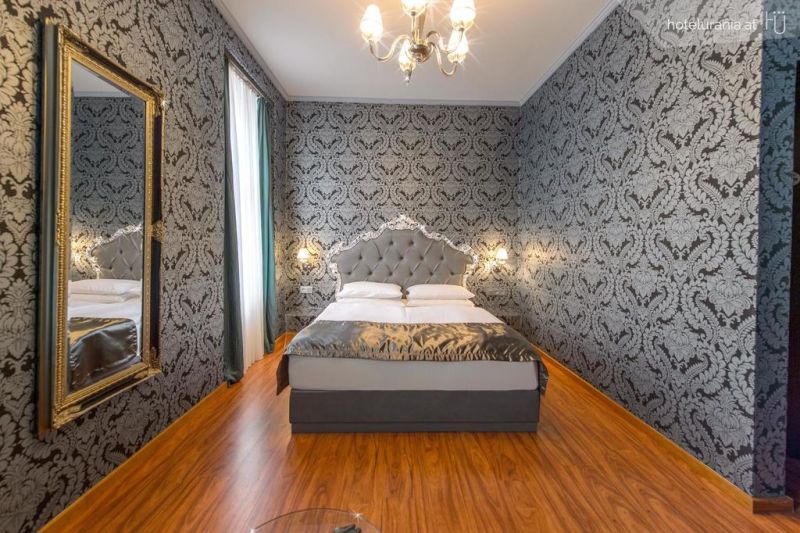 Urania Hotel 3*