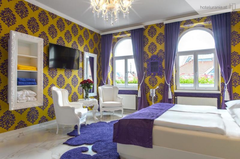Urania Hotel 3*