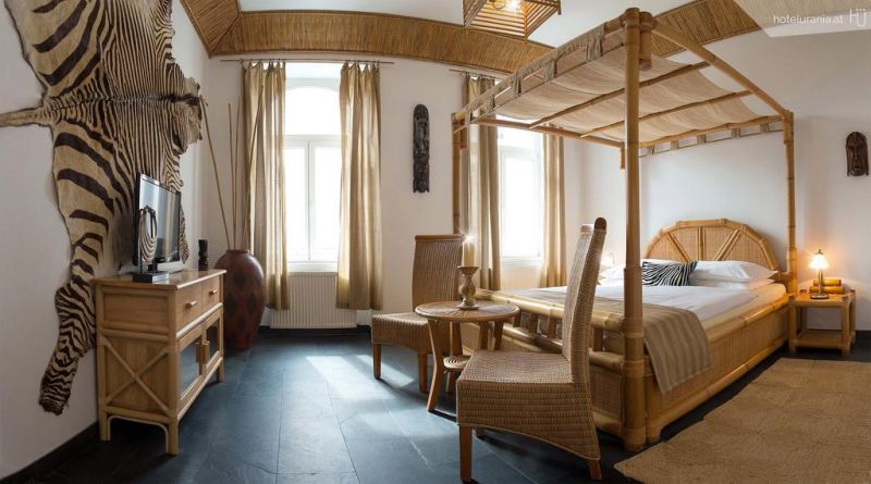 Urania Hotel 3*
