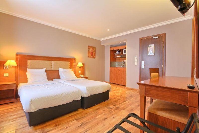 121 Paris Hotel 3*