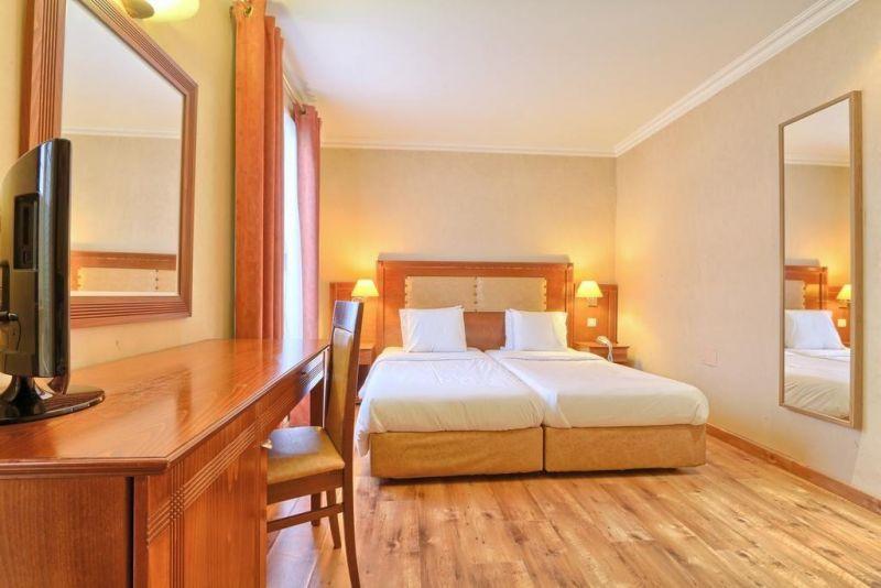 121 Paris Hotel 3*