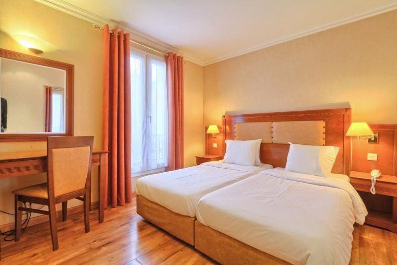121 Paris Hotel 3*