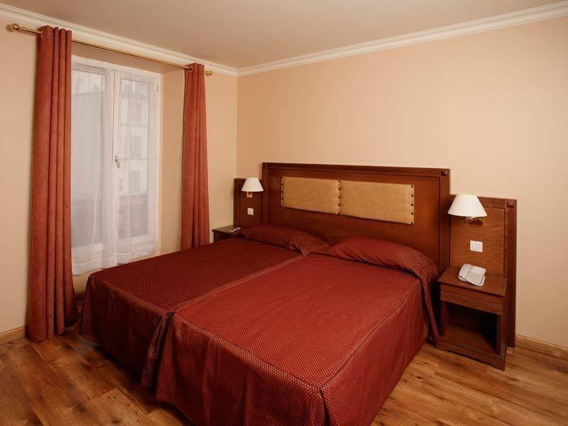 121 Paris Hotel 3*