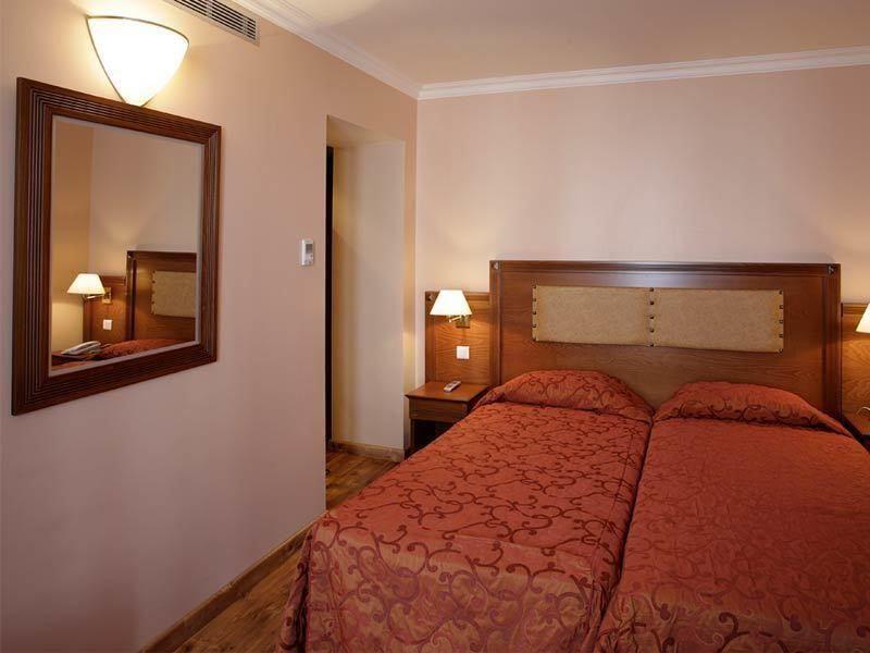 121 Paris Hotel 3*