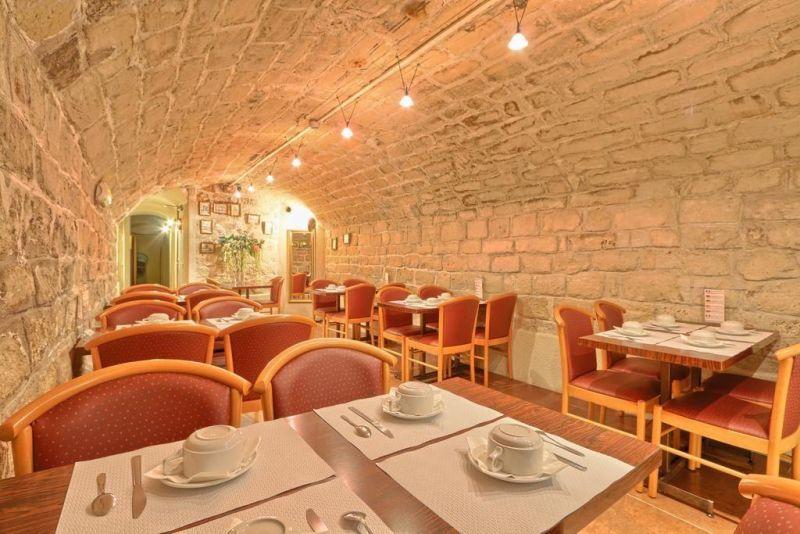 121 Paris Hotel 3*