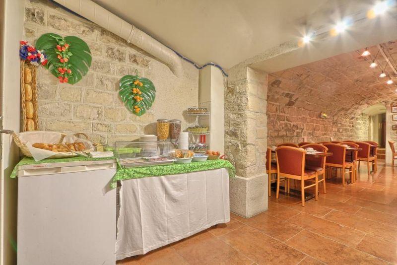 121 Paris Hotel 3*