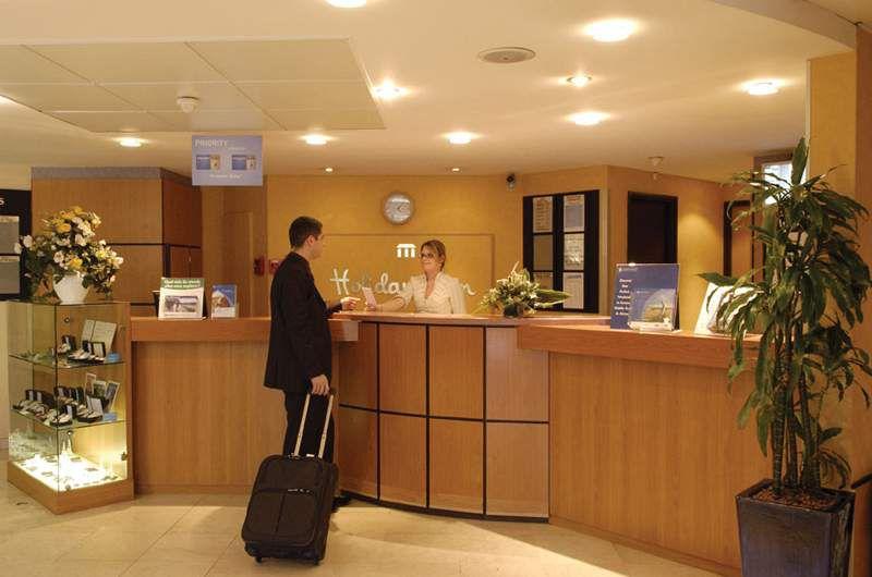 Alliance Porte De Saint Ouen (Ex. Holiday Inn Garden Court Porte De Saint Ouen) 3*
