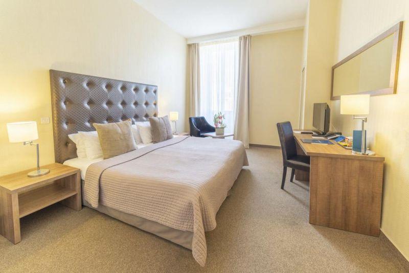 Anantara Plaza Nice (Ex. B4 Nice Plaza) 4*