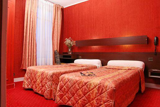 Camelia International 2*