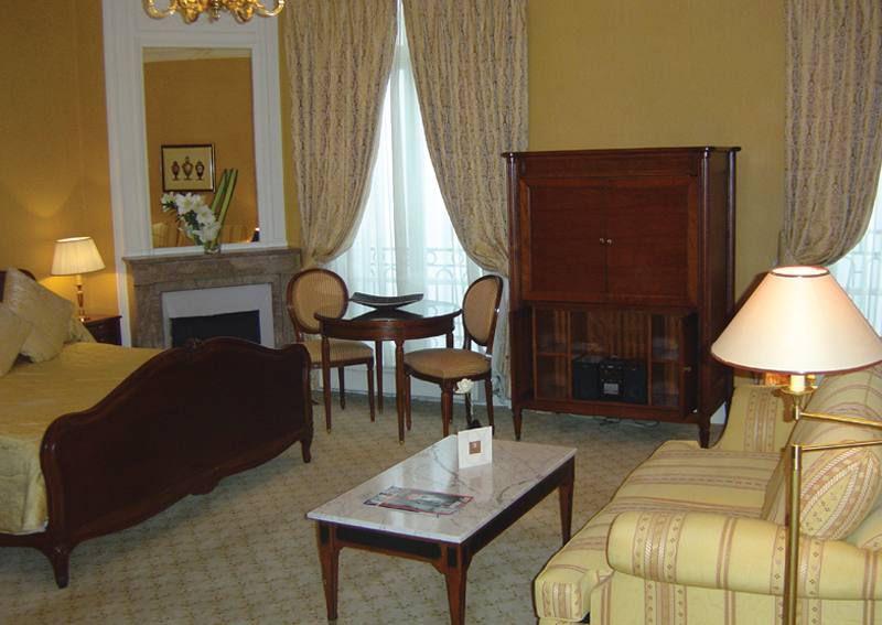 Champs Elysees Plaza 5*