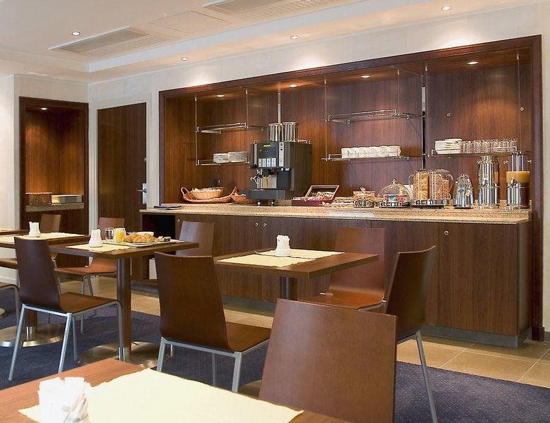 Citadines Paris La Defense 3*