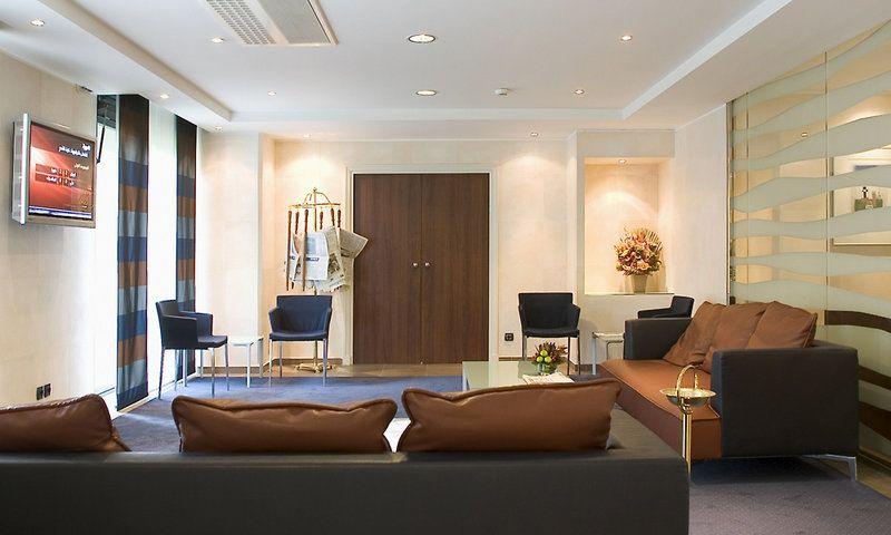 Citadines Paris La Defense 3*