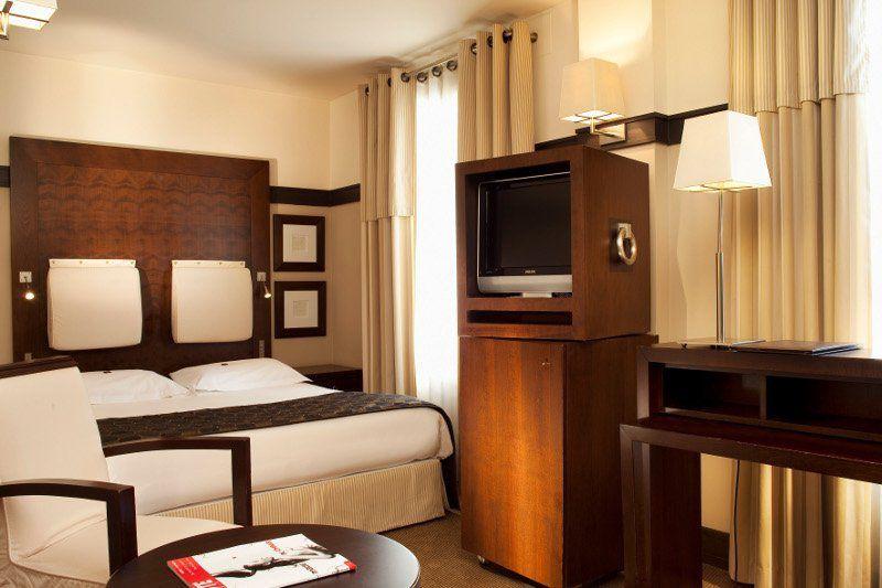Clarion Collection Opera Pavillon 4*