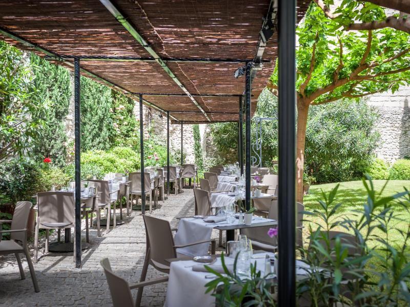 Cloitre Saint Louis 4*