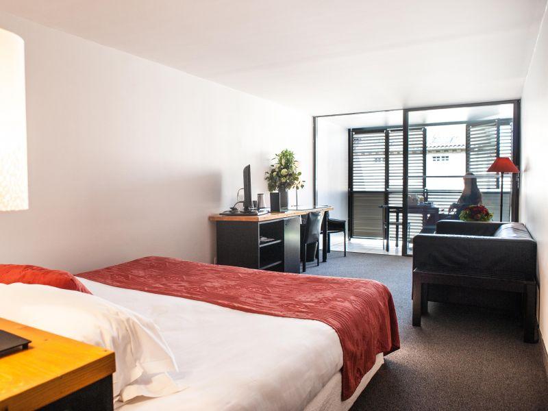 Cloitre Saint Louis 4*