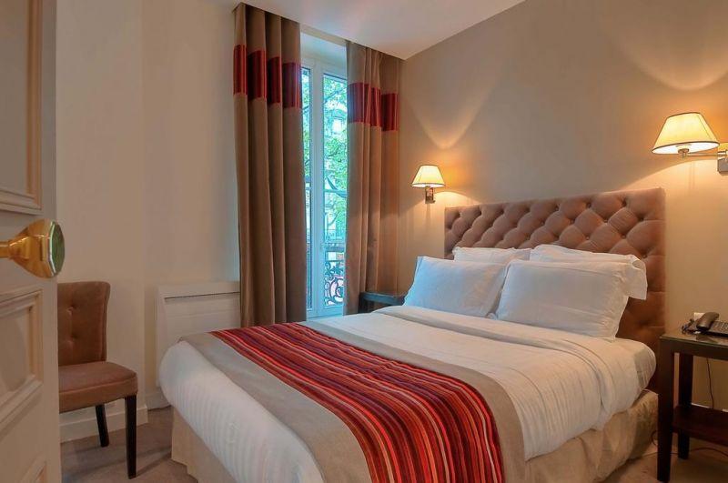 Cluny Square 3*