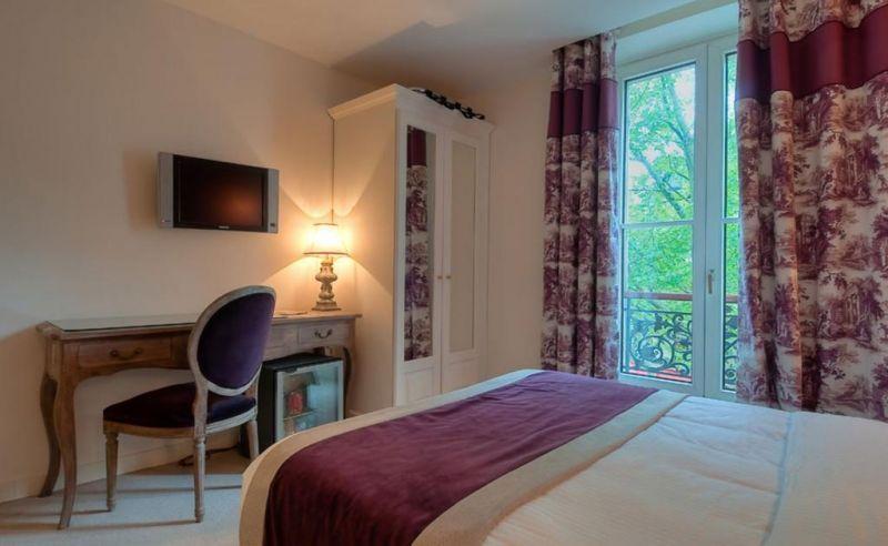 Cluny Square 3*