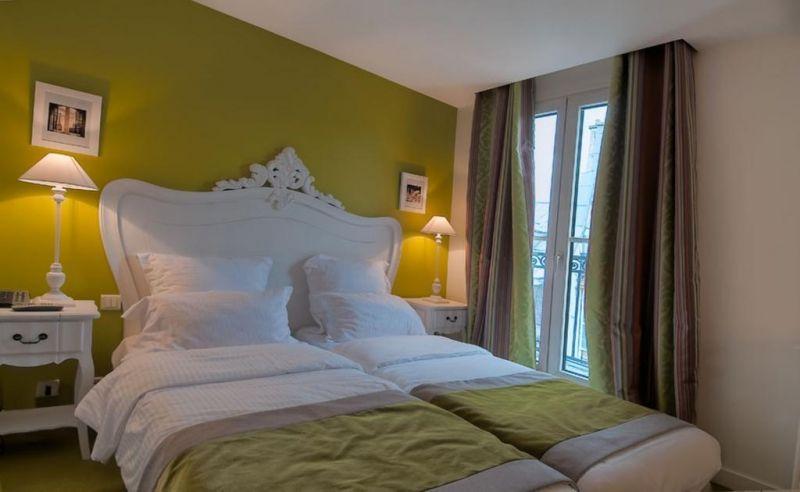 Cluny Square 3*