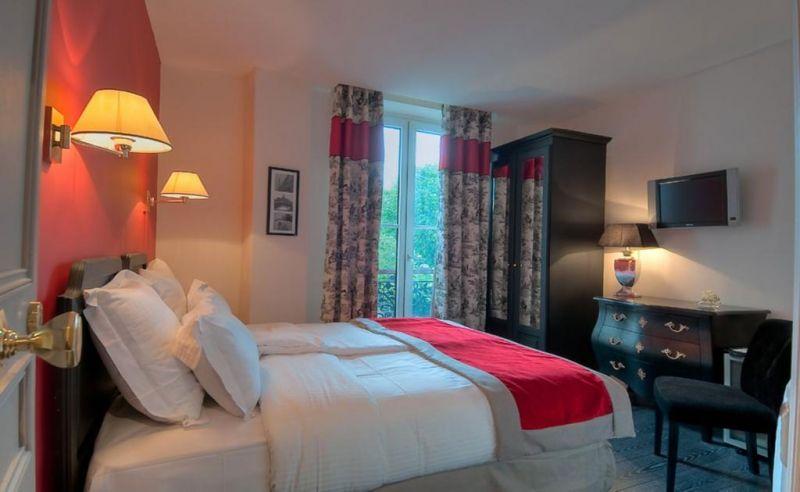 Cluny Square 3*