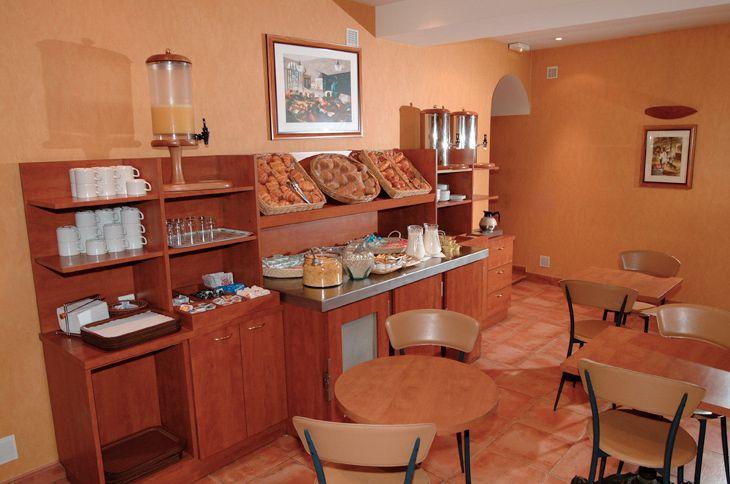 Best Western Plus Hotel Litteraire Marcel Ayme (Ex. Comfort Hotel Montmartre Place Du Tertre) 4*