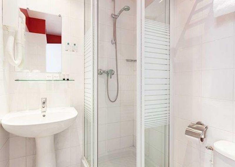 Comfort Hotel Paris La Fayette 2*