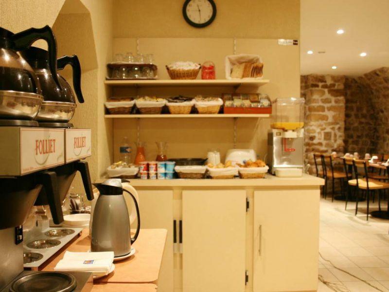 Bw Le Montmartre Saint Pierre (Ex. Comfort Hotel Saint Pierre) 2*