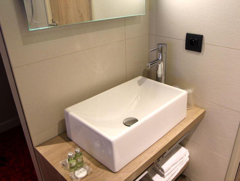 Bw Le Montmartre Saint Pierre (Ex. Comfort Hotel Saint Pierre) 2*