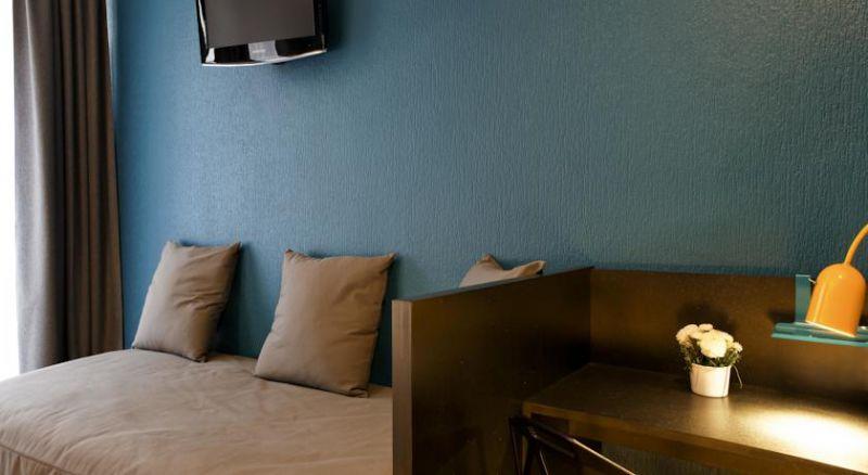 Daval Hotel 2*