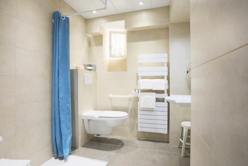 De La Fontaine 3*
