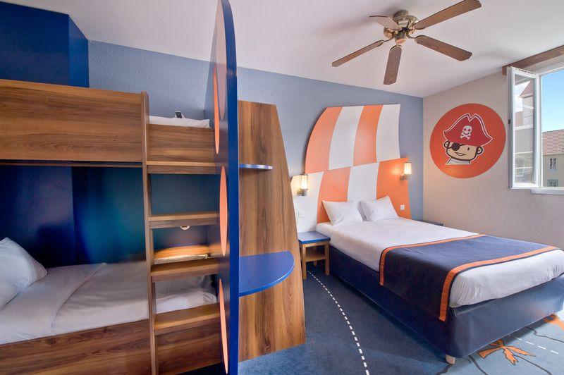 Explorers Hotel At Disneyland Paris 3*