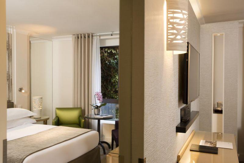 Garden Elysees 4*