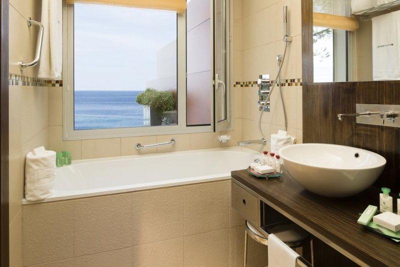 Grand Hotel Cannes 4*