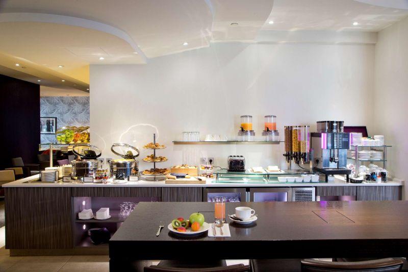 Hilton Paris Charles De Gaulle Airport 4*