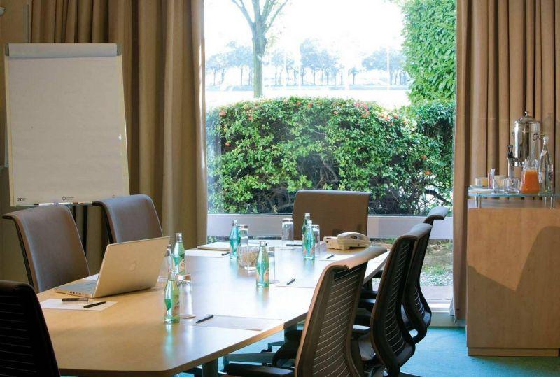 Hilton Paris Orly Airport 3*