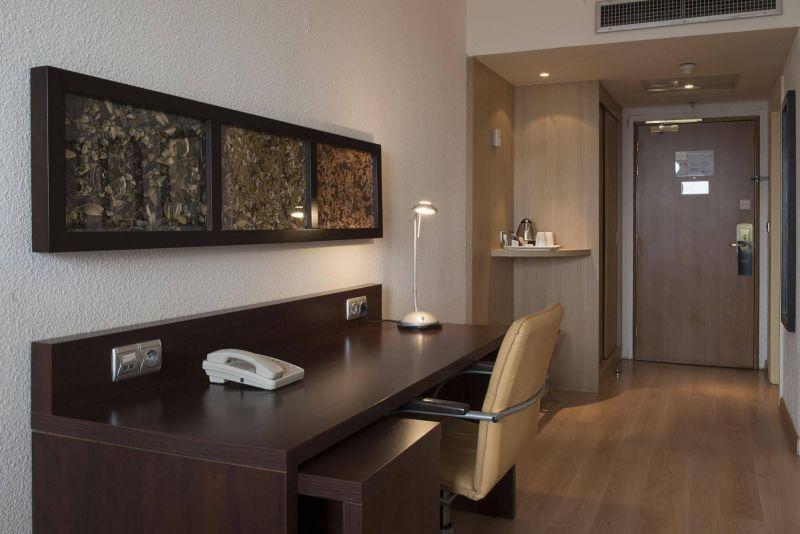 Hilton Paris Orly Airport 3*