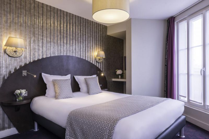 Hotel De Neuve 3*