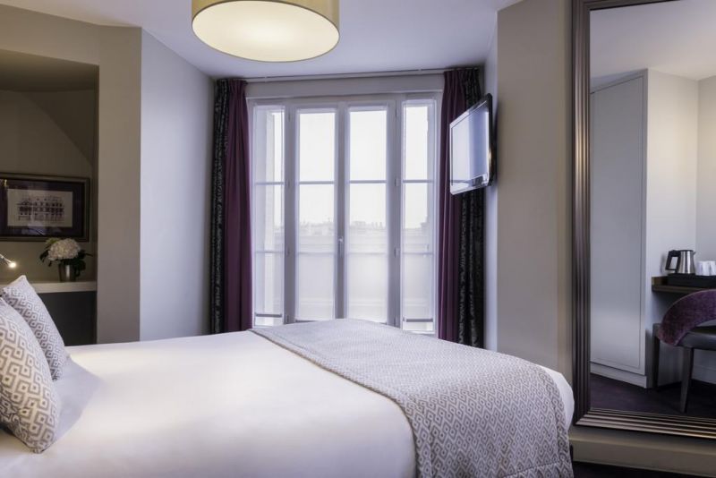 Hotel De Neuve 3*