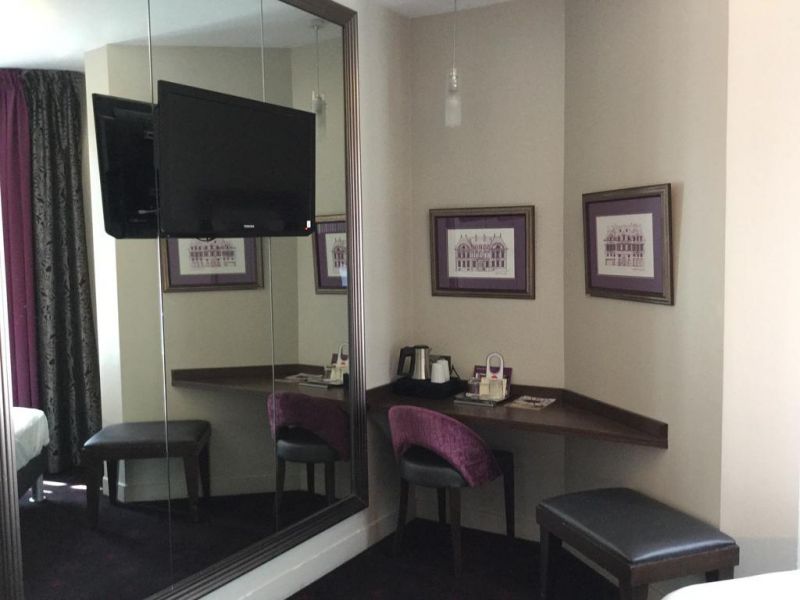 Hotel De Neuve 3*