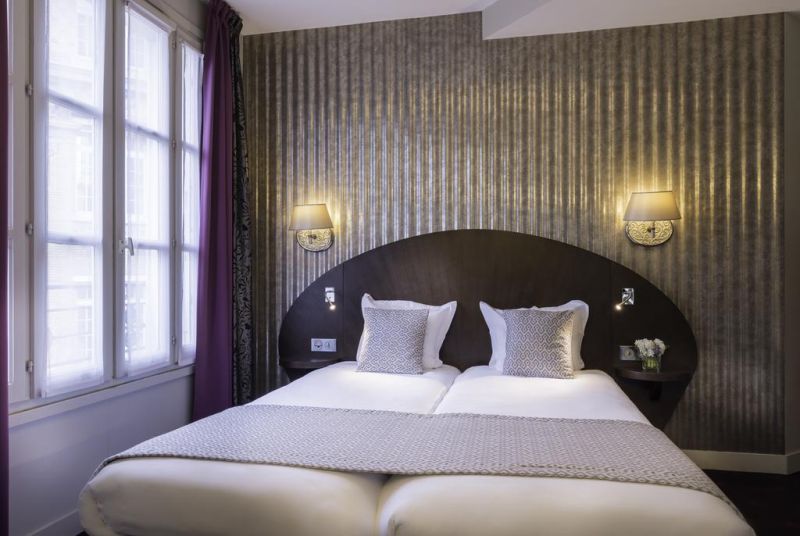 Hotel De Neuve 3*