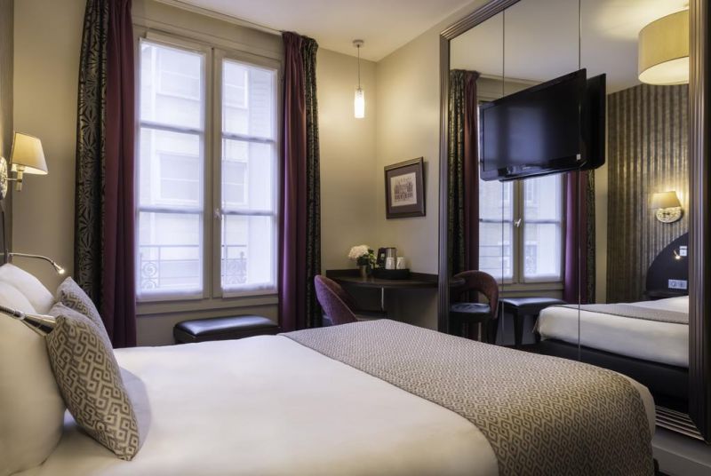 Hotel De Neuve 3*