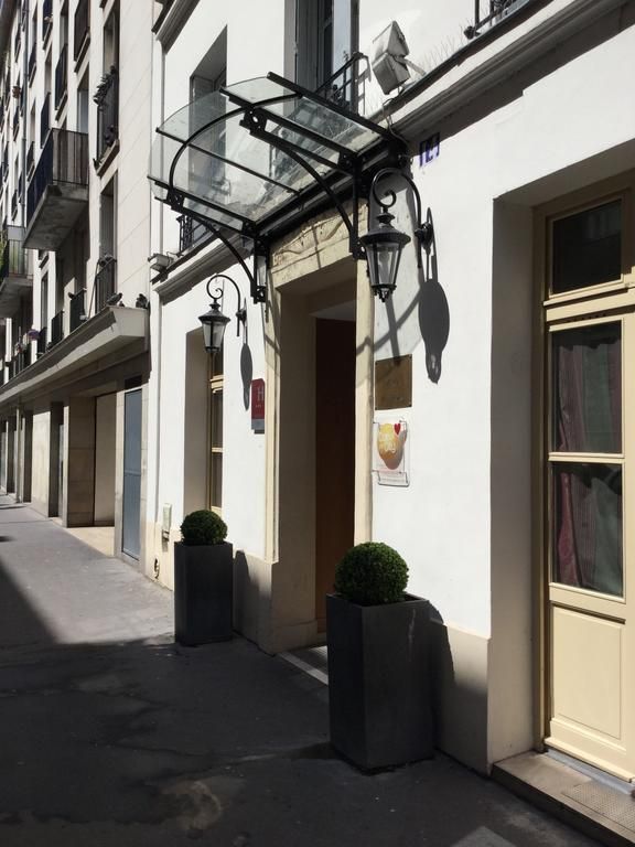 Hotel De Neuve 3*