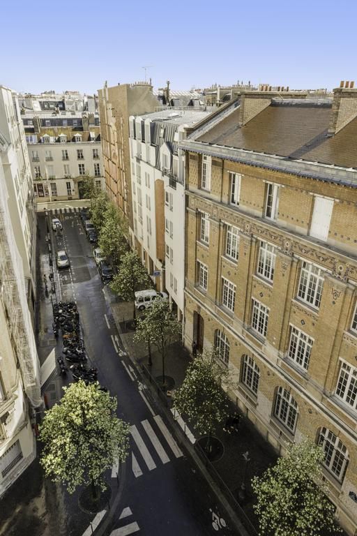Hotel De Neuve 3*