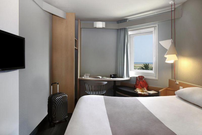 Ibis Nice Aeroport Promenade 3*