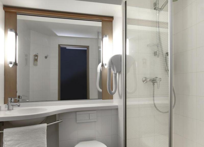 Ibis Nice Aeroport Promenade 3*