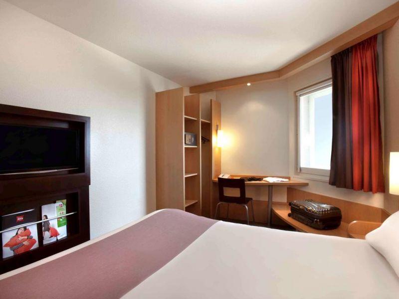 Ibis Nice Aeroport Promenade 3*