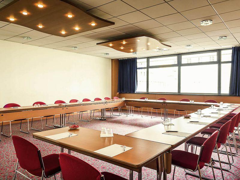 Ibis Paris 17 Clichy-batignolles (Ex. Berthier Porte De Clichy) 3*