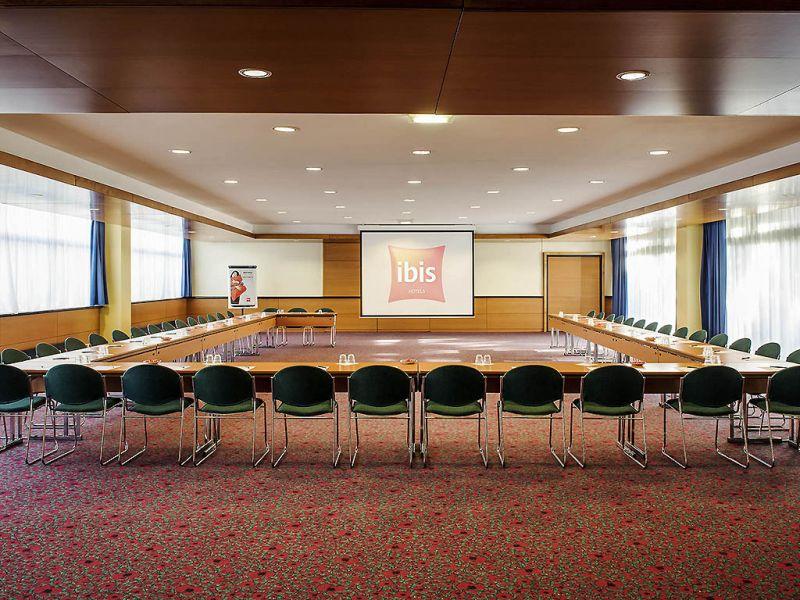 Ibis Paris 17 Clichy-batignolles (Ex. Berthier Porte De Clichy) 3*
