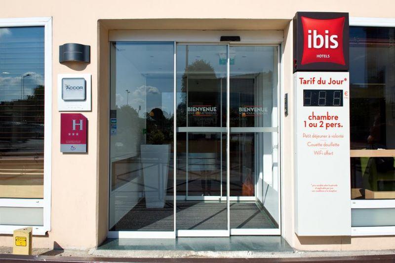 Ibis Poissy 3*