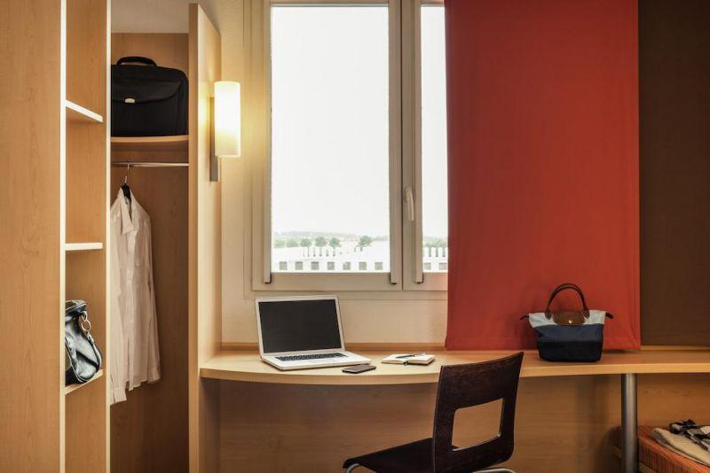 Ibis Poissy 3*