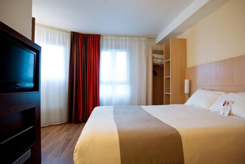 Ibis Poissy 3*